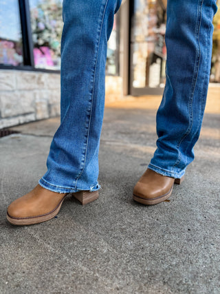Exaltation Seam Detail Bootcut Jeans | Lovervet